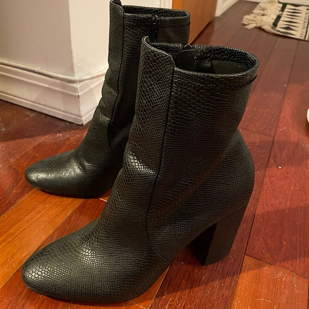 Alligator boots, perfect for date night or work!